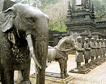 tombs-of-Emperor-Tu-Duc-vietnam-globotours